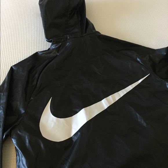 Nike Packable Swoosh Jacket NSW Women’s 872051-010 - Picture 8 of 8